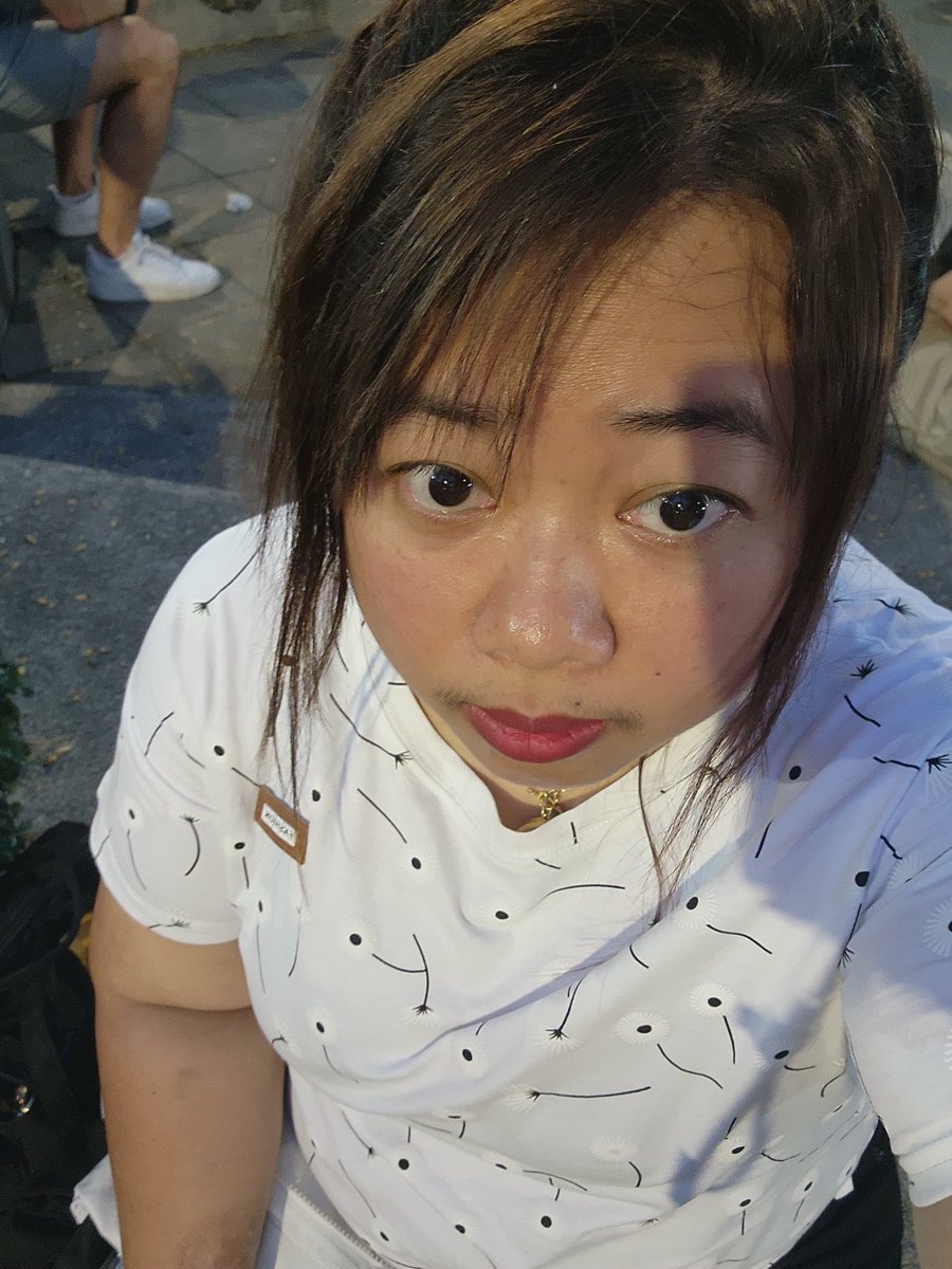 NooNatty5545's tweet photo. นั่งหงอย กลางงานกาชาด
แก่ละเดินไม่ไหว
🤣🤣🤣 https://t.co/EcwNzEdSWb