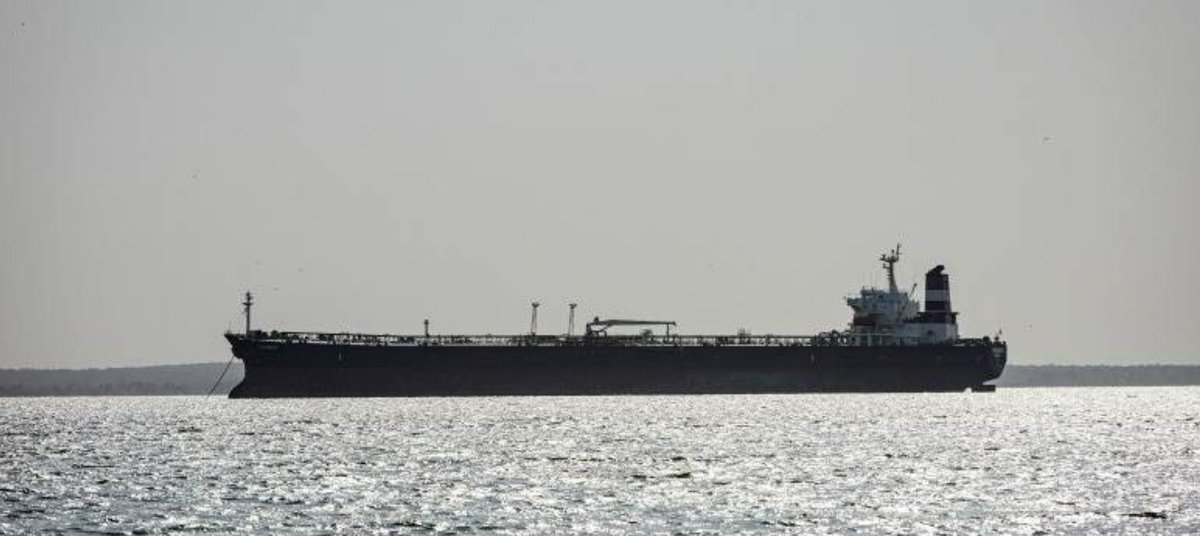 Le temps des pirates. Pendant que les USA volent en plein jour un pétrolier vénézuélien avec 1,9 millions de dollars de barils de pétrole à bord, l’Union européenne pille les avoirs russes gelés dans ses banques. Mais ils viendront nous donner des leçons de bonne gouvernance… 🤮
