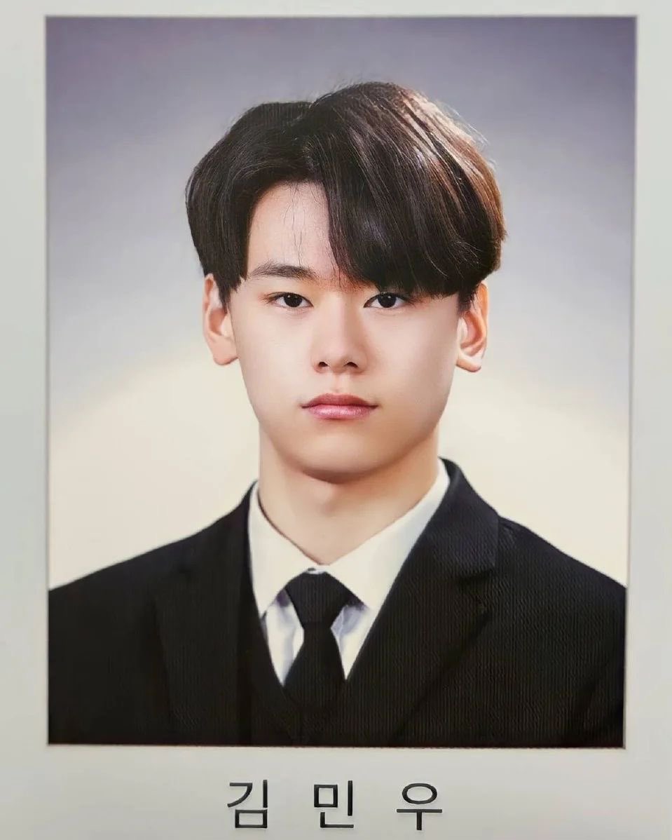 9zwwv's tweet photo. 차우민 고딩때부터날티나게 생겨먹고선
남배판들어와서 양아치역할 이만구천육백칠십삼번정도 하신 거 킹름답다。ㅋ ㅋ https://t.co/Yaw9WmRLky