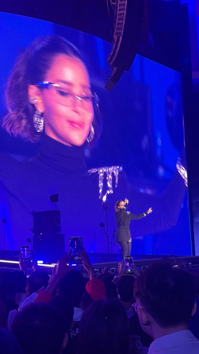 𝕊𝐀𝑽 tweet media