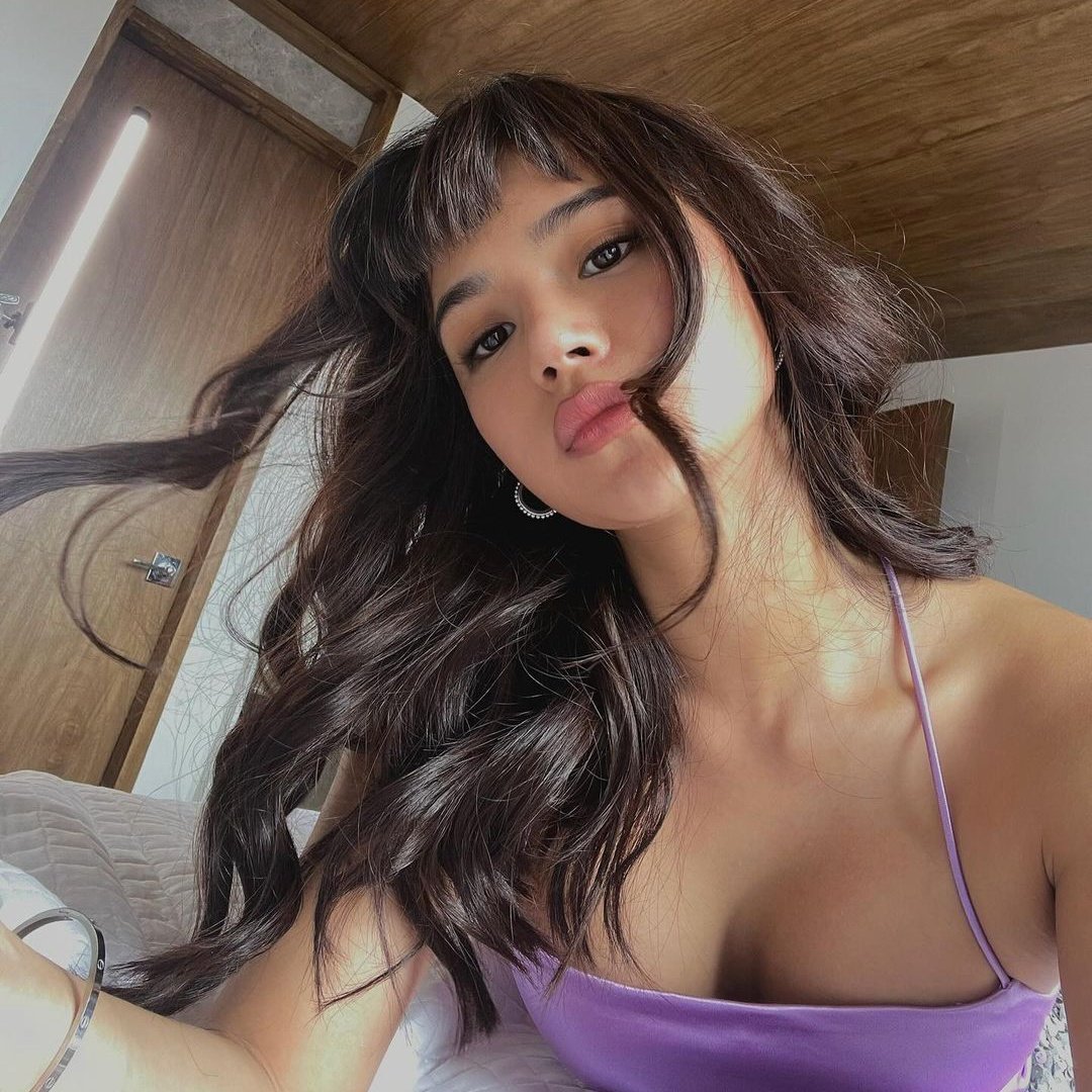 Isa sa mga favorite ko na look ni maris is pag kulot siya. Gets? Huhu

PaskOMG WITH MARIS
#MarisRacal