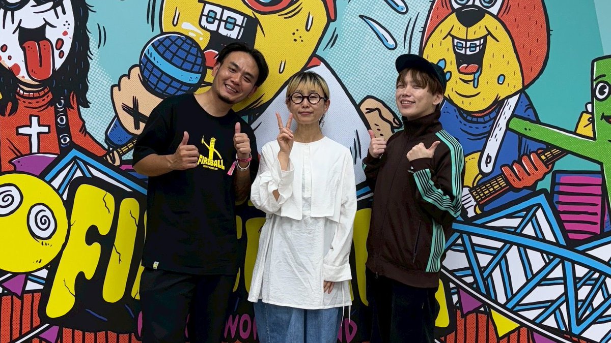 FM802Roundtable's tweet photo. 12/13(土) #FM802 21時〜
📻 #Komaki802

【#RoundtableHOTLINE Supported Byぴあ 】

台北「Fire Ball Fest」の現地で収録！

#04LimitedSazabys GEN &amp; #FireEX Samの
コラボインタビューをたっぷりお届け‼️✨

そして公式タオルは1名様へプレゼント🎁

ここから聴く🎧↓
https://t.co/K3H3ZrSrRG https://t.co/3WRICvvnKk