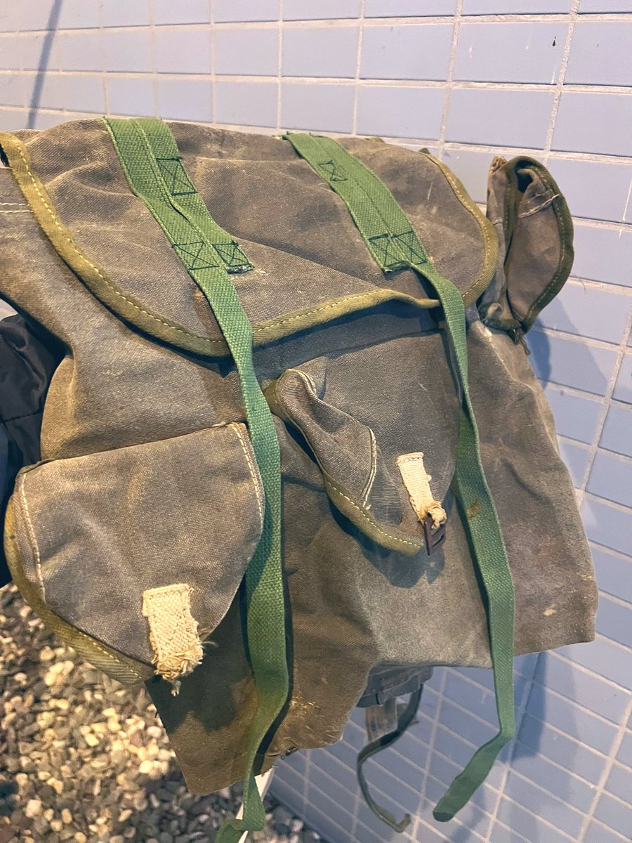 綺麗にしてみた これ、米軍のLRRPラックサックじゃない！？※蓋の変な紐