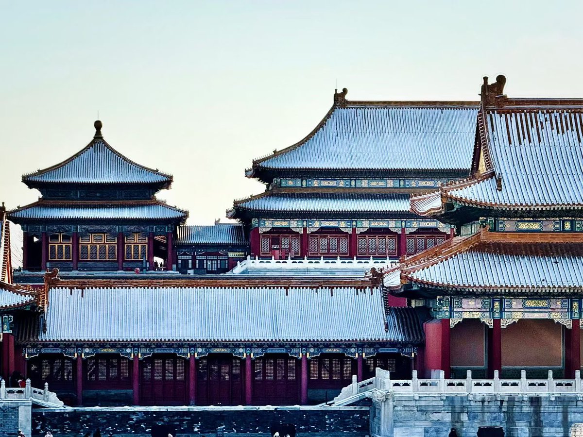 Traveler tweet media