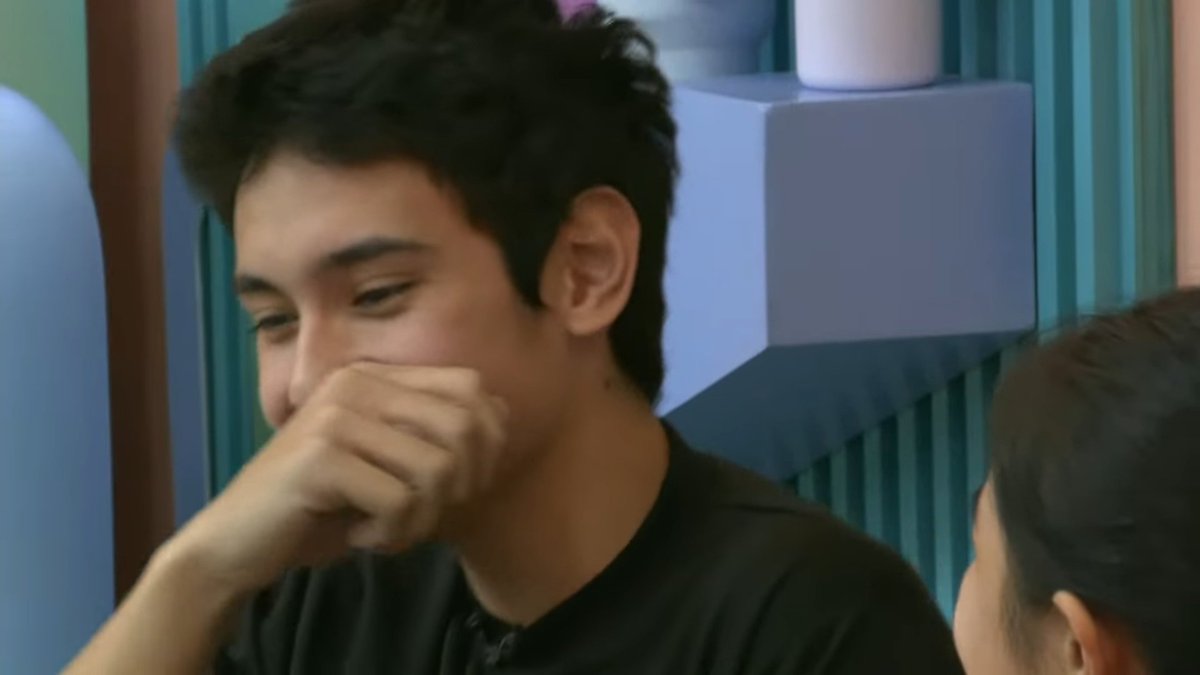 maryellaiza's tweet image. me kapag nakakatitigan ko si crush:
 HAAHAHAHAHAHHAHAHAHAHAHAHAHAHAHAHAHHAHAHAHAHA EWAN KO SA ’YO, HEATH JORNALES. TIKLOP NA TIKLOP SHA IH 😭

#PBBCollab20ThirdEviction