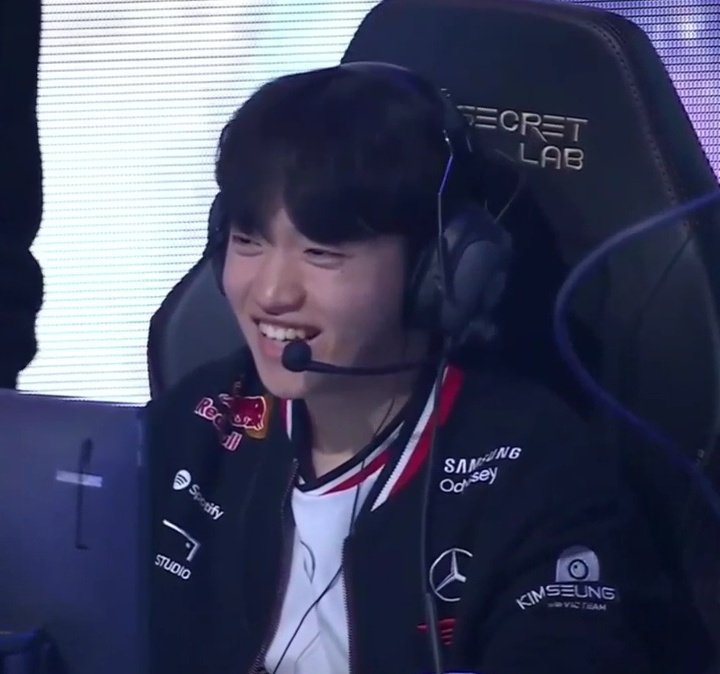 T1 fans today watching Kespa: 

Game 1 and 2:                        Game 3 and 4: