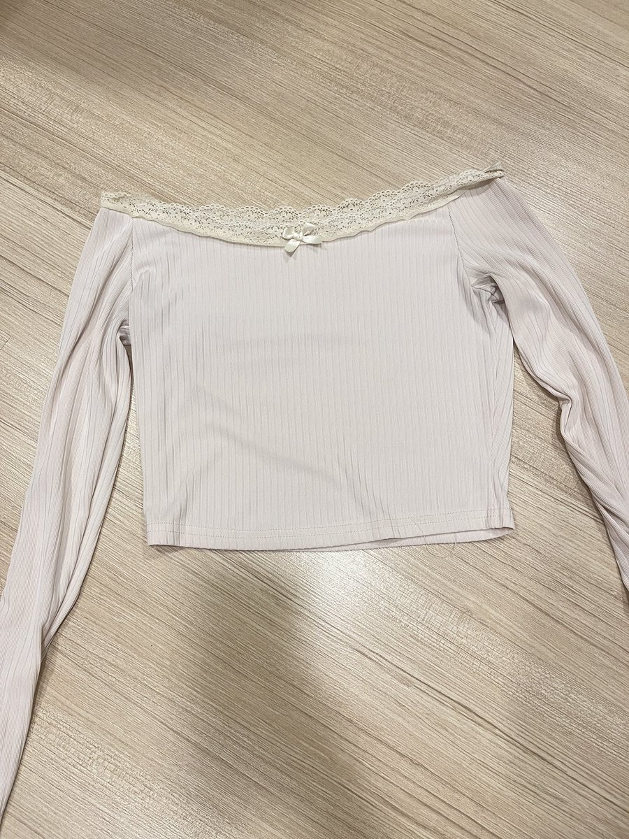 Mormor___ps's tweet photo. 90รส😻

#ส่งต่อcintage #ส่งต่อเสื้อผ้ามือ2 #เสื้อผ้ามือสอง #ส่งต่อเสื้อผ้า #ส่งต่อstylist #ส่งต่อเสื้อผ้ามือสอง #ส่งต่อเสื้อผ้ามือสองราคาถูก #ส่งต่อduex #ส่งต่อfeelfree https://t.co/VawT2oxNJA