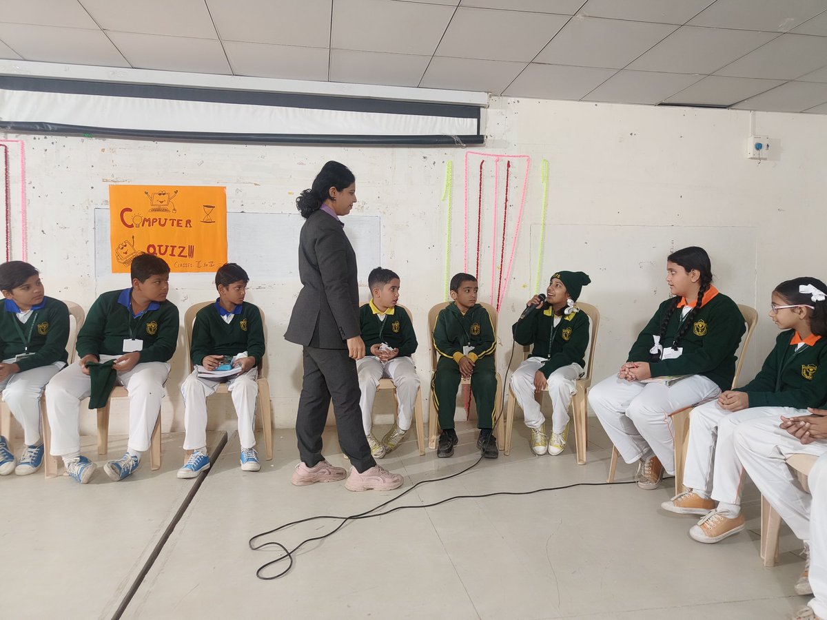 DPS_Barmer's tweet photo. Curious minds at work!
Students of Classes 2 to 5 actively participated in the Computer Quiz at DPS Barmer. 

#DpsBarmer #barmer #computerquiz #computer #techno https://t.co/cDHJ45q90J
