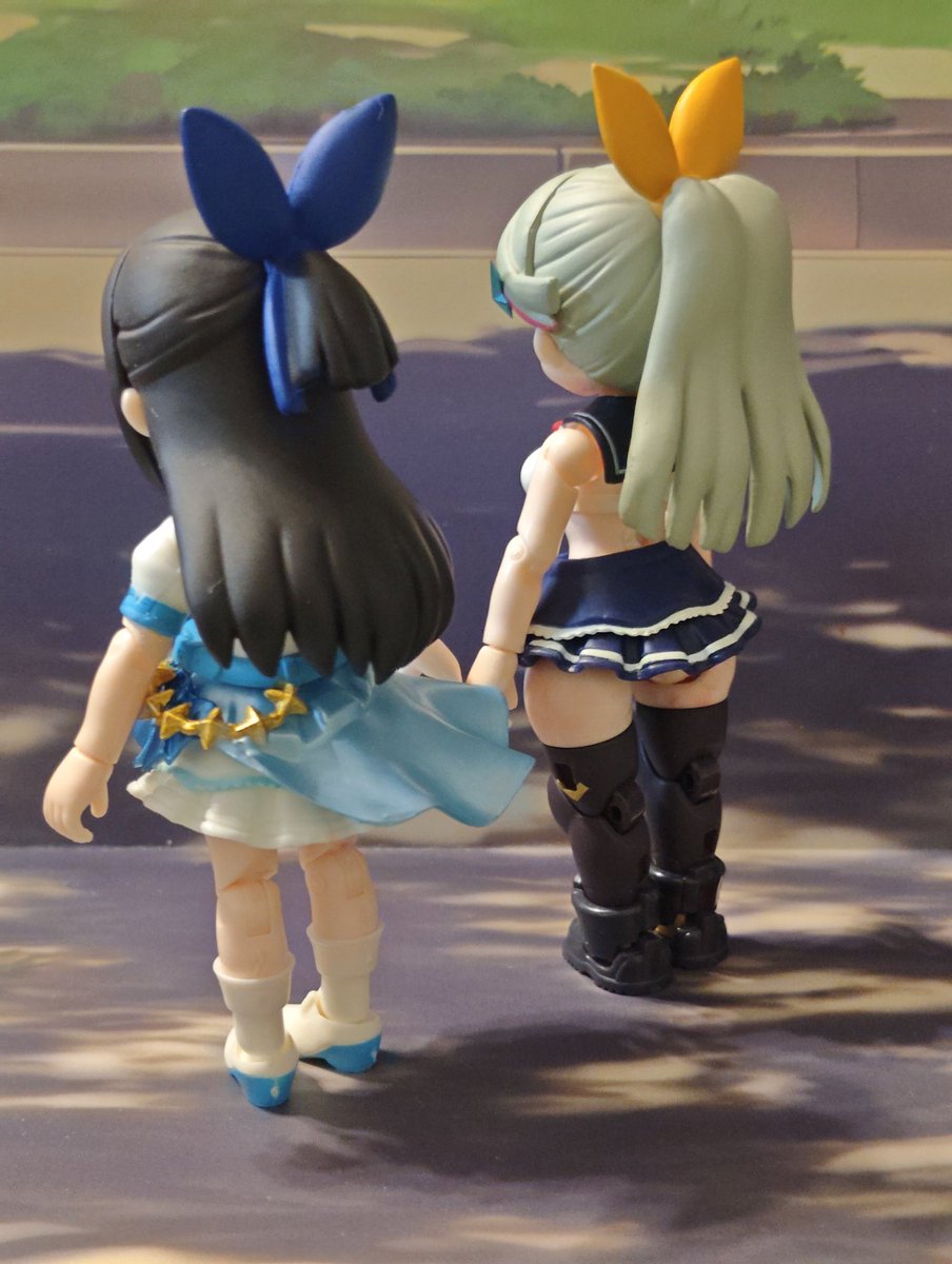 アイドルがセーラー服っぽいので #アクアシューターズ から移植して水着っぽいノースリーブセーラーを作ってみる
下半身は以前作ったもののリファイン
今更だが下半身は少し地味じゃのう

何か良いアイデアが浮かんだらもう少し派手にしてみよう

#リンクトラベラーズ