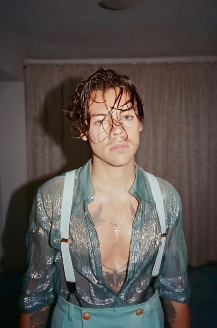 6 years of Fine Line.
The album that saved me, stayed with me, and shaped me.
My favorite then, now, and always. 🤍