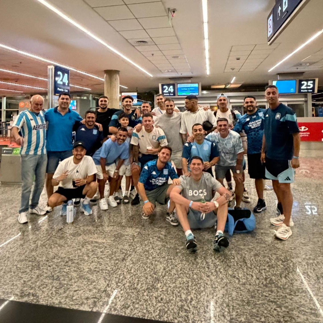 LeandroAdonio's tweet photo. MAXI ES DE #RACING, DE #RACING DE VERDAD 💙 https://t.co/gUkKQVH9mN