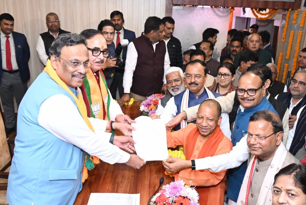 mppchaudhary's tweet photo. आज लखनऊ में भाजपा उत्तर प्रदेश के अध्यक्ष पद हेतु माननीय मुख्यमंत्री योगी आदित्यनाथ जी, माननीय उप मुख्यमंत्री श्री केशव प्रसाद मौर्य जी, माननीय उप मुख्यमंत्री श्री ब्रजेश पाठक जी, माननीय जल शक्ति मंत्री श्री स्वतंत्र देव सिंह जी की उपस्थिति में नामांकन पत्र दाखिल किया।

इस अवसर पर भारतीय जनता पार्टी के माननीय राष्ट्रीय महासचिव श्री विनोद तावड़े जी, भाजपा उत्तर प्रदेश के मा. प्रदेश अध्यक्ष श्री भूपेंद्र सिंह चौधरी जी, भाजपा उत्तर प्रदेश के मा. महामंत्री (संगठन) श्री धर्मपाल सिंह जी, पूर्व केंद्रीय मंत्री डॉ. महेन्द्र नाथ पाण्डेय जी, पूर्व केंद्रीय मंत्री श्रीमती स्मृति ईरानी जी, उत्तर प्रदेश सरकार के मा. मंत्रीगण, मा. जनप्रतिनिधिगण एवं पार्टी पदाधिकारीगण की गरिमामयी उपस्थिति रही।

@myogiadityanath 
@kpmaurya1 
@brajeshpathakup 
@swatantrabjp 
@TawdeVinod 
@Bhupendraupbjp 
@idharampalsingh 
@DrMNPandeyMP
@smritiirani 
#BJP #BJP4UP