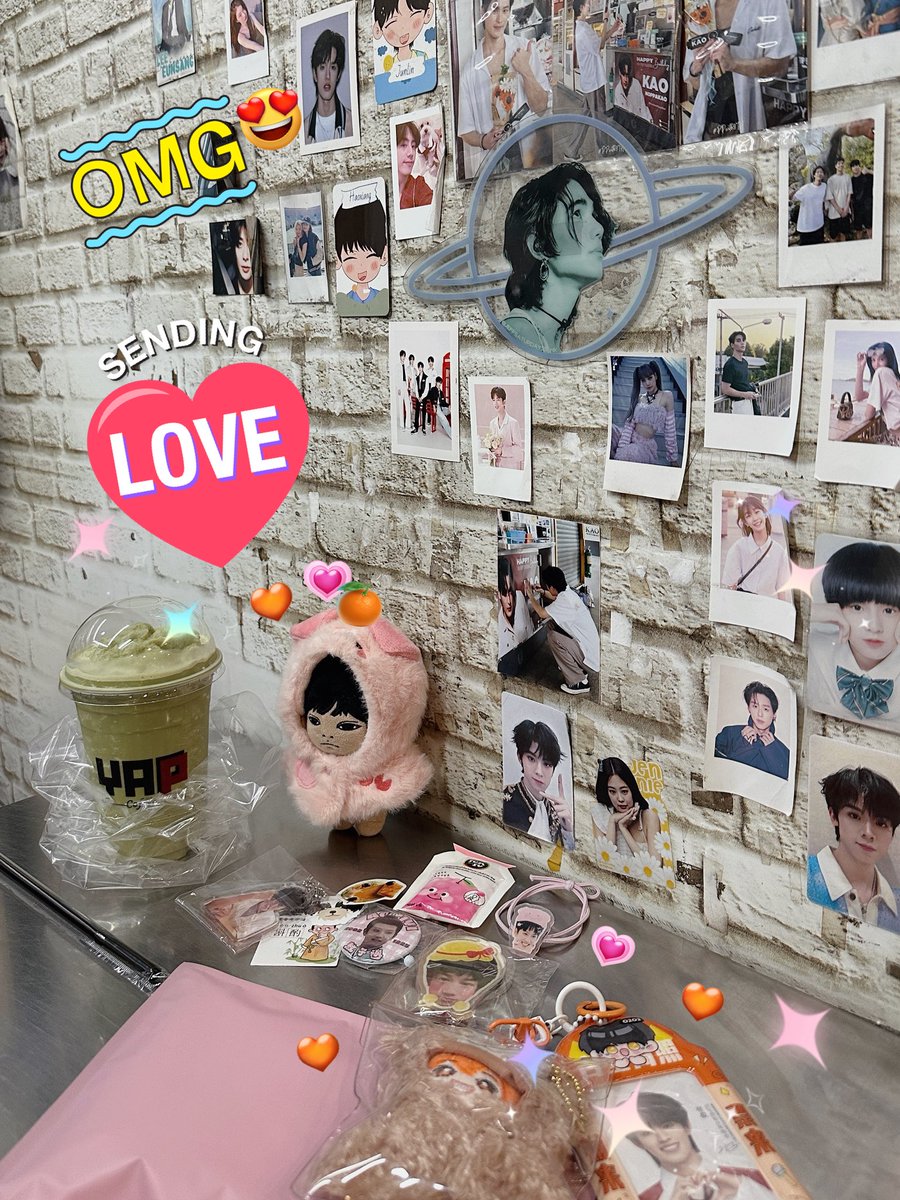 小极极来找伯伯没想到也找到一个帅哥是张极爸爸和他队友们！！？太幸福啦～🤣🫶💖🧡

#SHINEWITHAOZIYI
#อ๋าวจื่ออี้ #AoZiyi #敖子逸