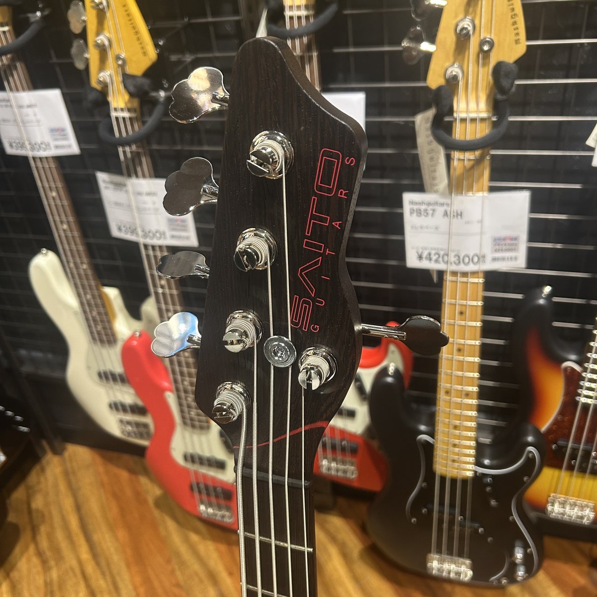 近頃人気が再熱しているSAITO GUITARSの新製品S-521BCSJが当店に入荷