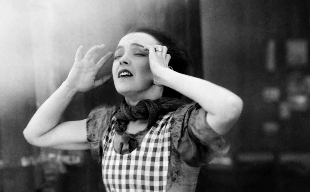 "El viento" (1928), de Victor Sjöström.
filmaffinity.com/es/film631269.…  #CineRecomendado
youtu.be/fAUKSMTmHyg?si… 🎞️