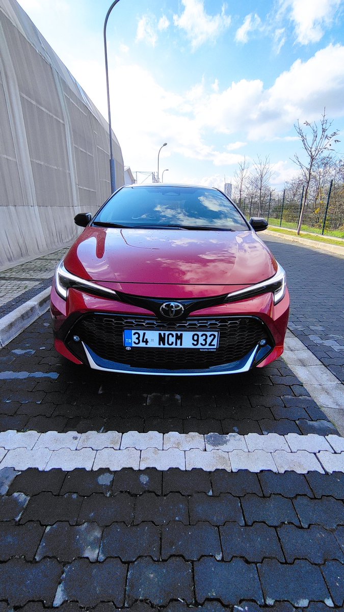 alkanhkn's tweet photo. Test Merkezi; En Cimri Hatchback‼️
Toyota Corolla Hatchback GR Sport 1.8 Hibrit ⚡

📌1.8 Hibrit motor
📌142 Nm tork 
📌140 HP güç 
📌 Elektrikli motor gücü 70 kW 
📌 Elektrikli motor torku 185 Nm tork 
📌Ortalama yakıt tüketimi 4.5 litre 
📌361 litre bagaj hacmi https://t.co/UgA7UEQNZM