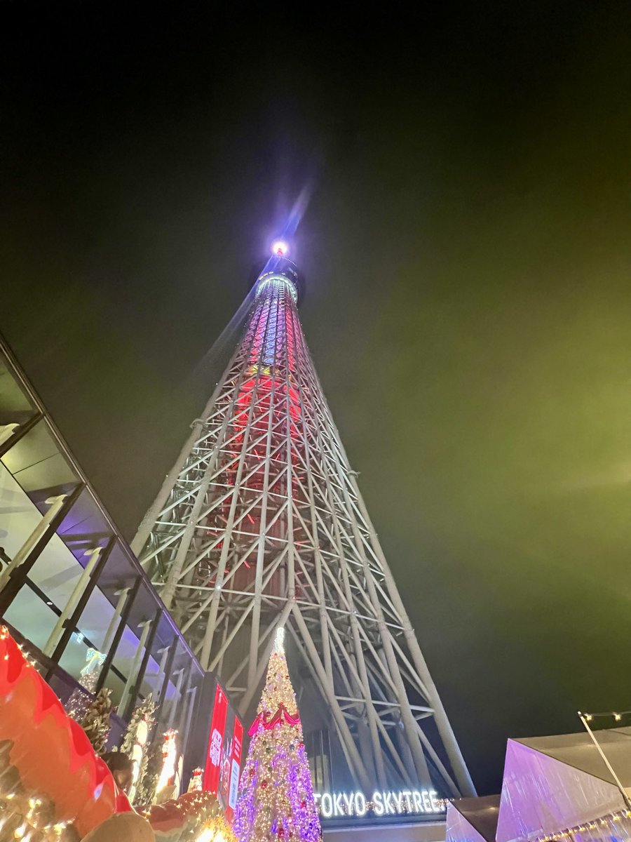 着物でお出かけ記録
家から出る時の超急ぎでとりあえず着付けしたときの写真しかない。
友達とソラマチお出かけ🎄✨
ちなみに、写真ないけどコートはGUの例のやつ。
着物　KIMONO by NADESHIKOマドラスチェックにtsubakianさんのスパングルモヘア半衿、キラキラ！