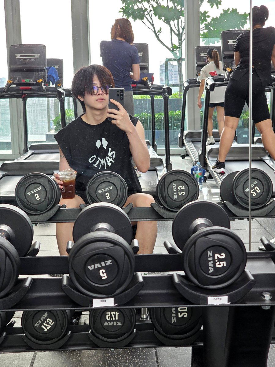 rathavit1997's tweet image. รวมมิตรรูป

ปล. ไม่ใช่ไม่คิดถึง ไม่อยากเจอนะ แต่แค่อดทนรอ พร้อมกระโดดกอดดด 🤩😘

#คนของแปลน