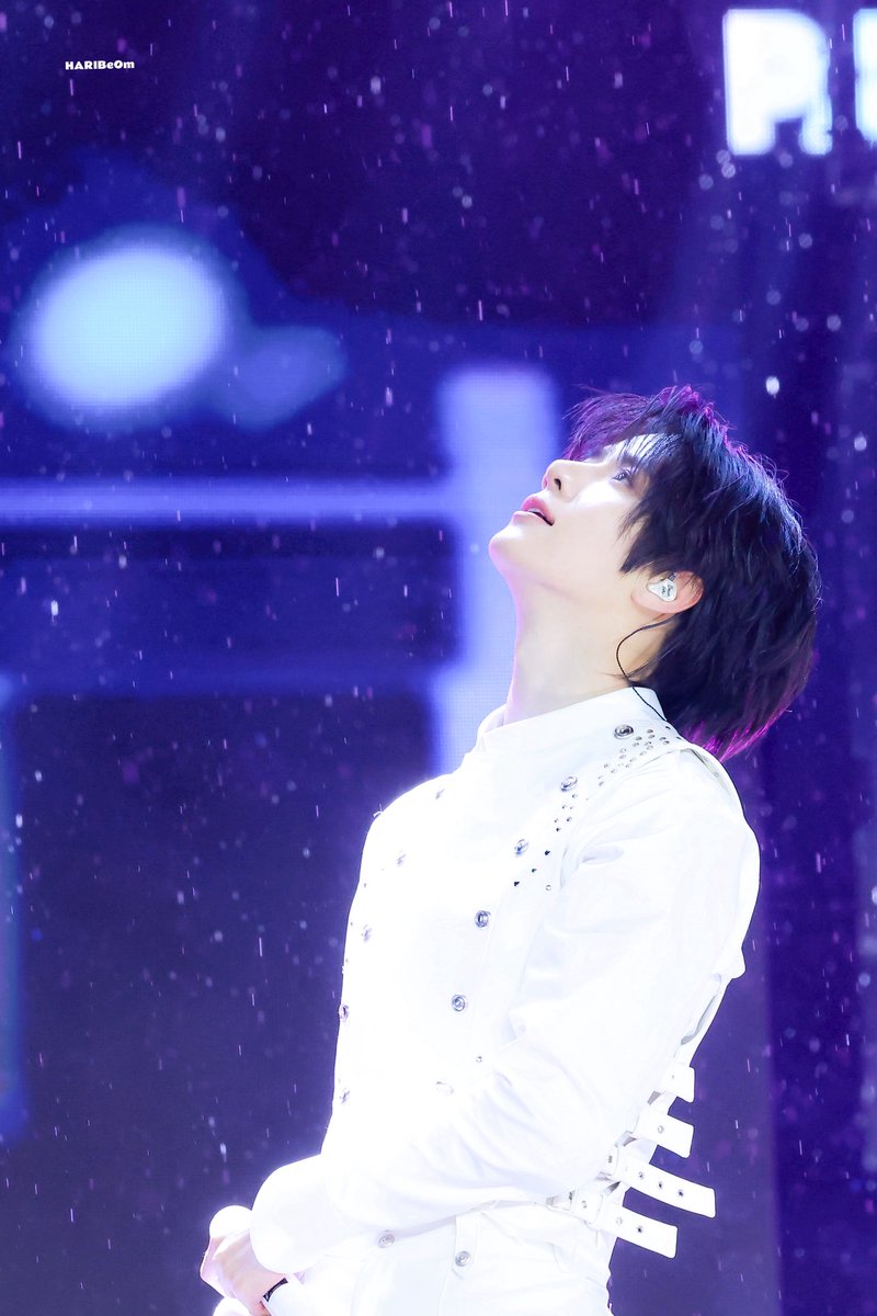 εïз 251213 εïз MUSIC BANK IN TOKYO
🌧️ Dancing in the rain💧

#투모로우바이투게더 
#범규  #BEOMGYU #TXT_범규
#TXT #TOMORROW_X_TOGETHER #ボムギュ