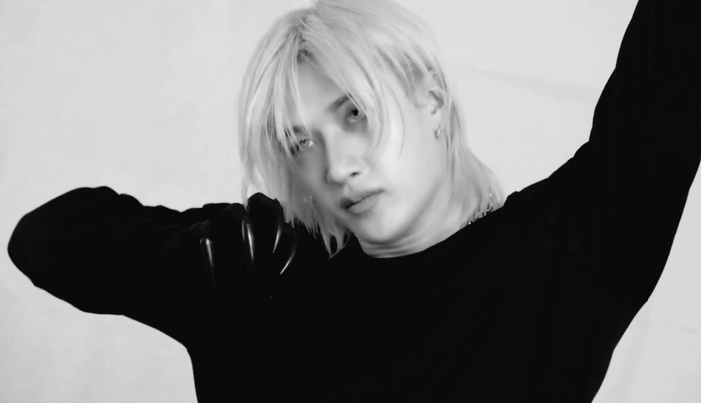 3 (@3racccha) on Twitter photo 