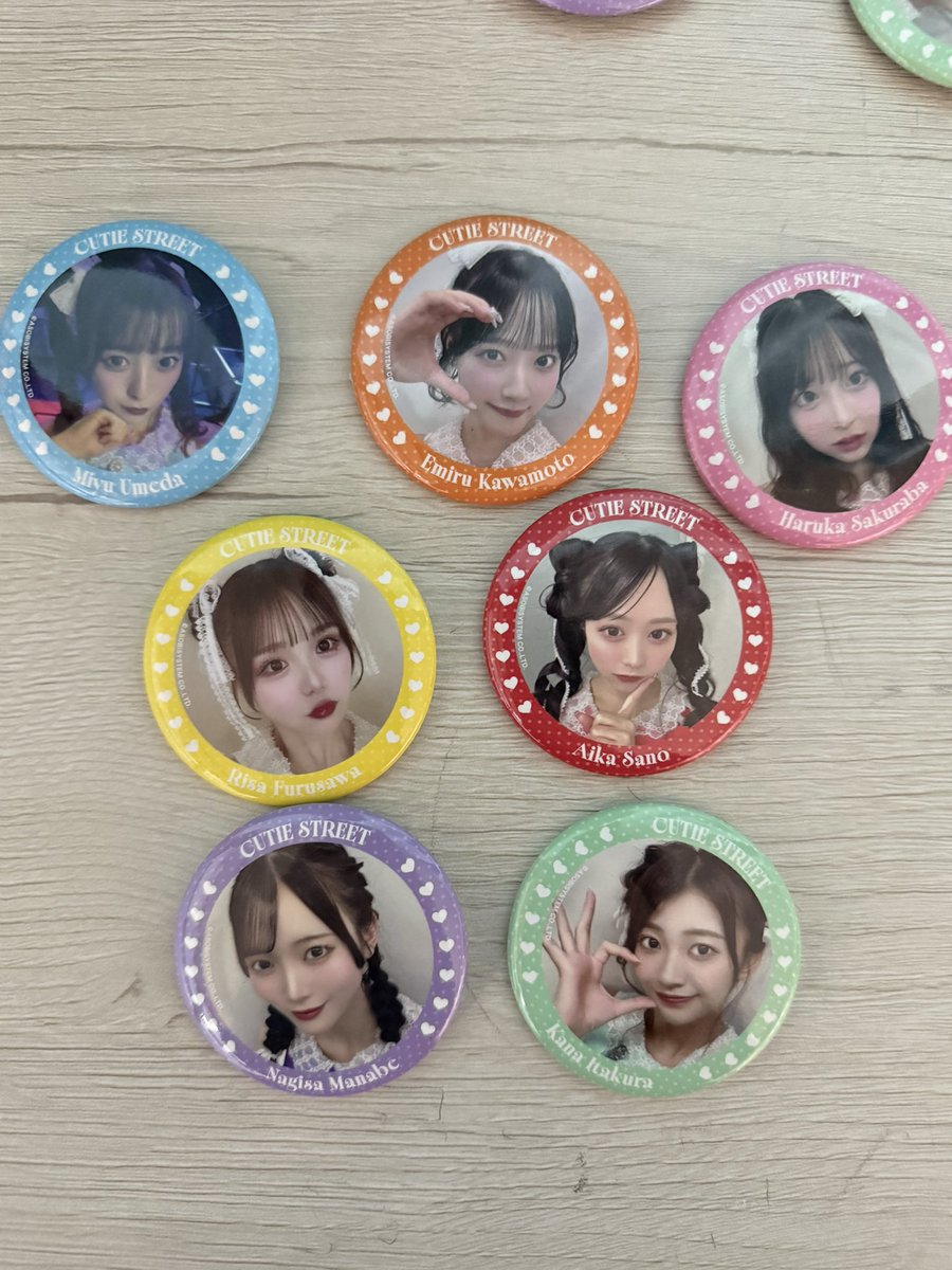 きゅーすと交換 買取 カワラボ衣装展 きゅーすと缶バッジ、トレカ