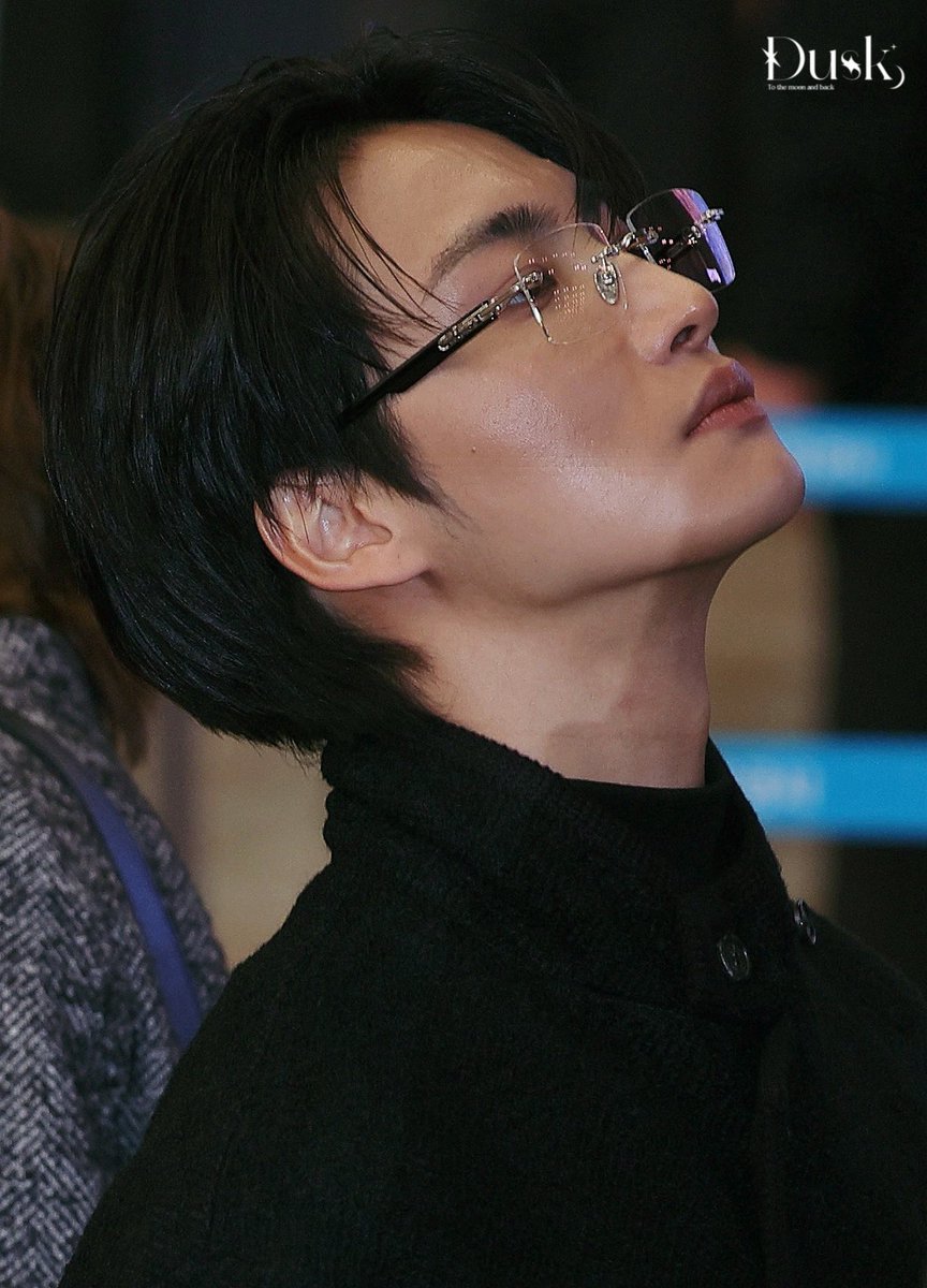 DUSK_098's tweet photo. 251212 🖤

#에이티즈 #성화 #박성화 #ATEEZ #SEONGHWA https://t.co/XHAX6ufuvv
