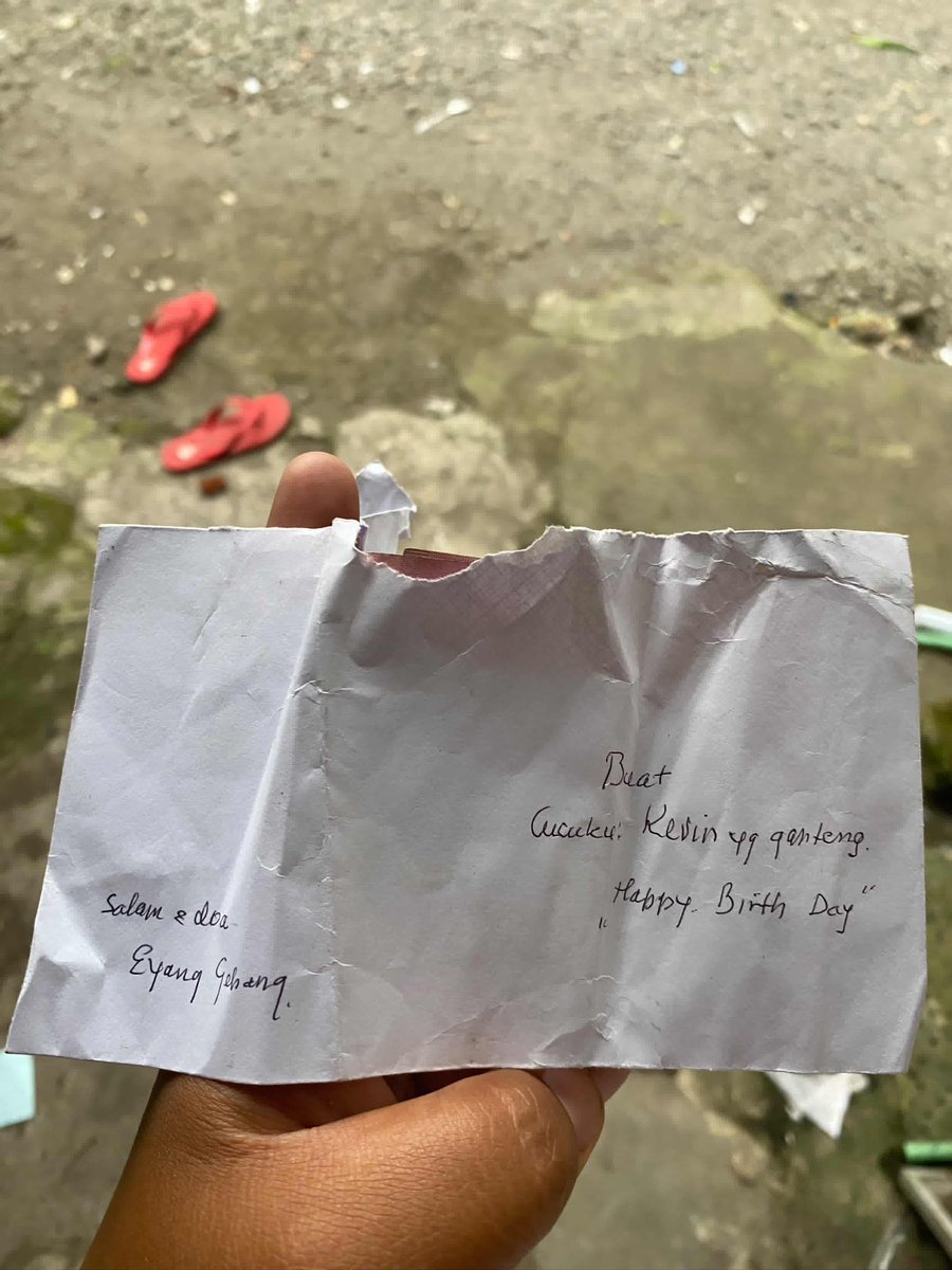 merapi_uncover's tweet photo. telah di temukan amplop berisi Uang (Rp.) monggo kalau ada yang kenal bisa hub saya via dm . saya temukan dgn kondisi sudah terbuka di jalan depan rumah . 
monggo bisa di ambil 👍
📍Sambirejo Wedomartani Ngemplak Sleman

IG galuchhany https://t.co/RakN30dIaj