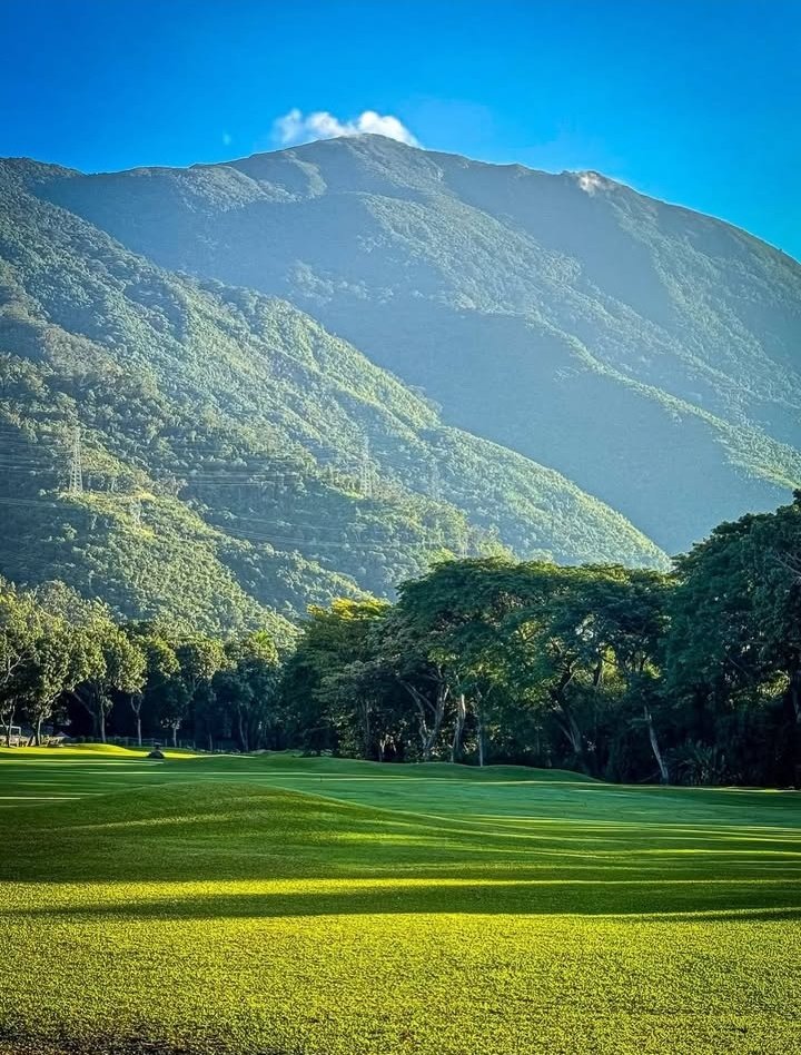 Feliz y reparador fin de semana.
Sábado 13 de Diciembre.
Caracas Venezuela 🇻🇪