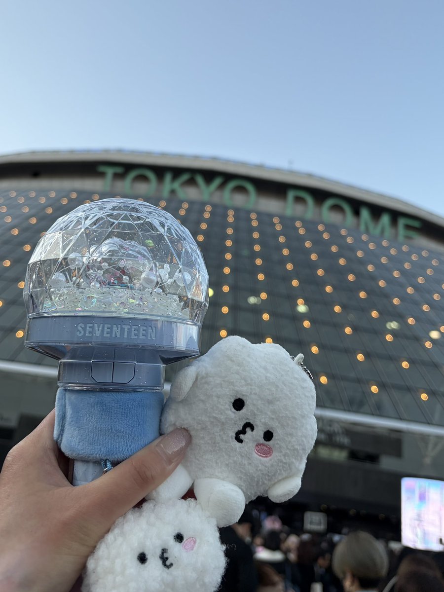 mayu_o38's tweet photo. NEW_
20251211_東京

楽しすぎた！！✨️
個人的にボノニのソロ楽しみにしてたので聞けて嬉しかったのとROCKの最後のドラムヤバすぎて大興奮❤️‍🔥
あいのちからとHeadliner歌ってる時うーたんに会いたすぎて泣いてしまった🥲
ガチャはやってみたくて2回だけ。ブーちゃんとスンチでした🥰
 #SEVENTEEN https://t.co/5XiBmTfS0Q