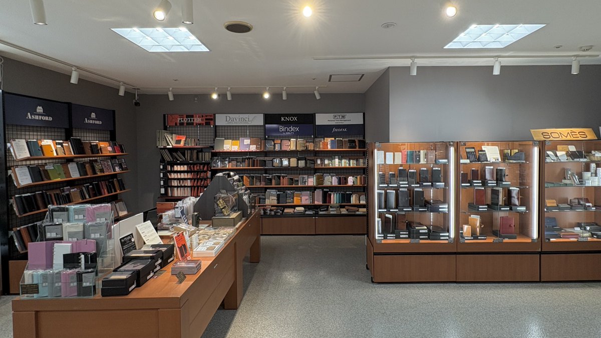 ikigaau's tweet image. 다이어리3시간동안구경함