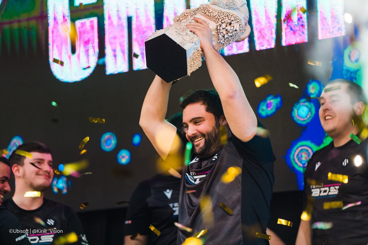 ShiftersGG's tweet photo. What's your best Team BDS memory? https://t.co/F5b1M25lAu