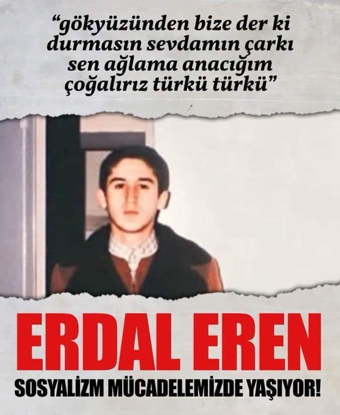 12 Eylül Darbesi'nin katlettiği Erdal Eren devrim ve sosyalizm mücadelemizde yaşıyor.

Hayatı pahasına sosyalizm bayrağını sırtlayan devrimcilerin bizlere bıraktığı devrimci geleneği büyütmeye devam ediyoruz!
#ErdalErenHep17Yaşında