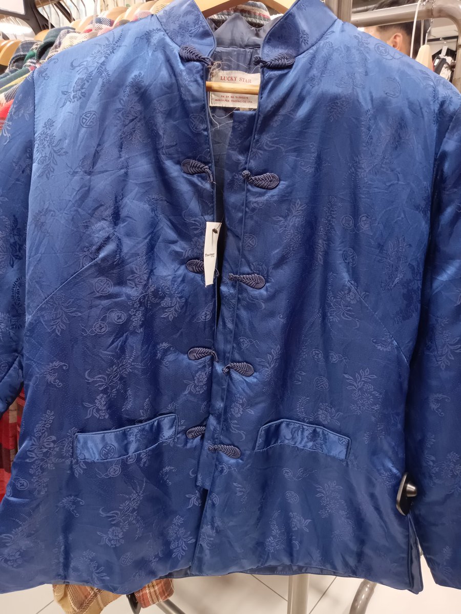 ビンテージのチャイナジャケット 台湾製 かなり雰囲気ある 初めて見た