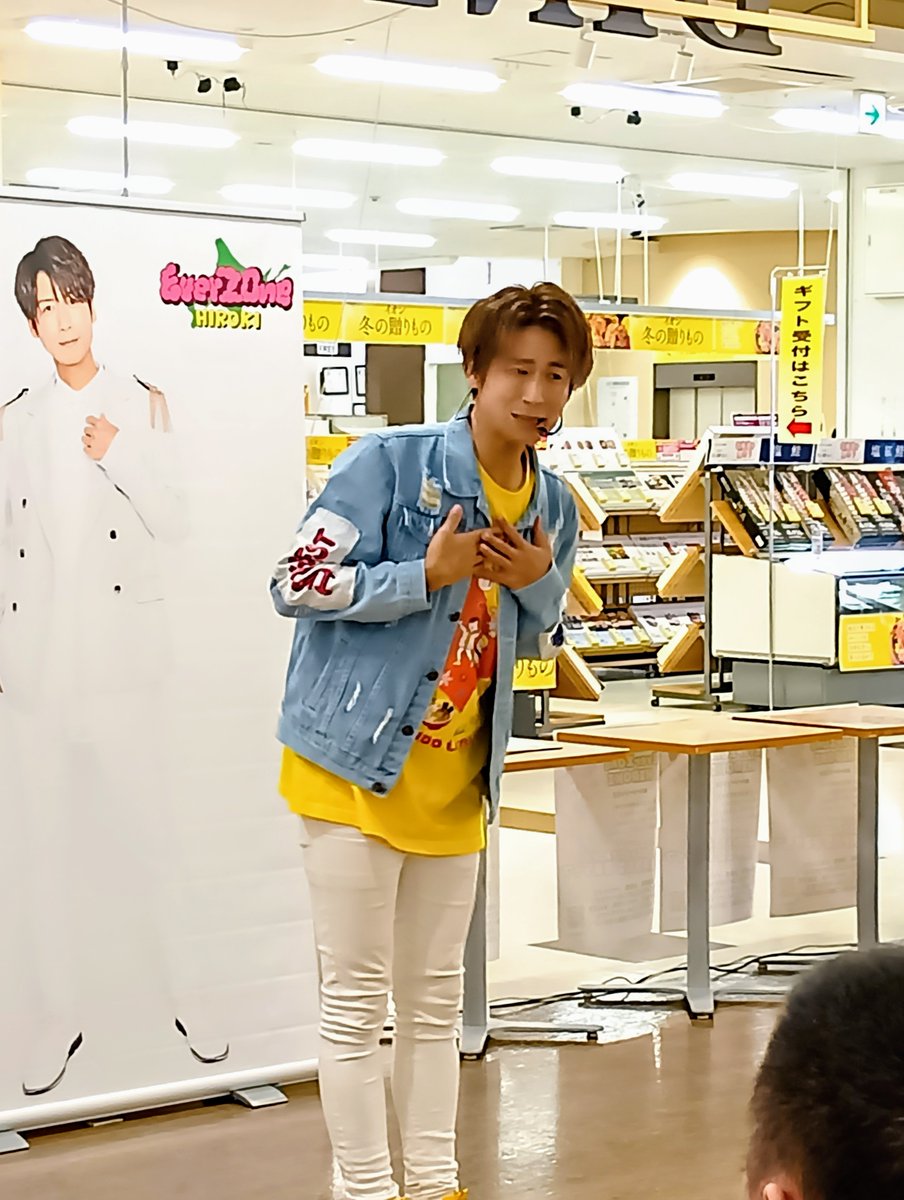 GKD_IWAMIZAWA's tweet image. EverZone HIROKI
インストアライブ ＠ イオン岩見沢

熱いステージありがとうございました

汗かいて風邪ひかないでくださいね

ご来場いただいた皆様ありがとうございました

また来てくださいね

#EverZone #HIROKI 
#玉光堂イオン岩見沢店 #玉光堂 #イオン岩見沢 #岩見沢