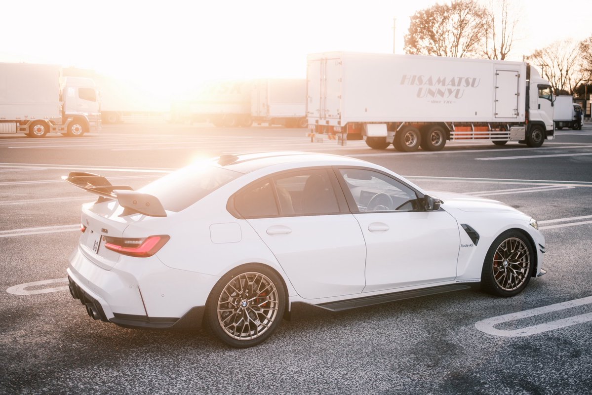 頭がおかしいので、
スタッドレス用に純正827Mを入れました。

通しの19in 9.5Jで
タイヤはiceGUARDで275/35です。