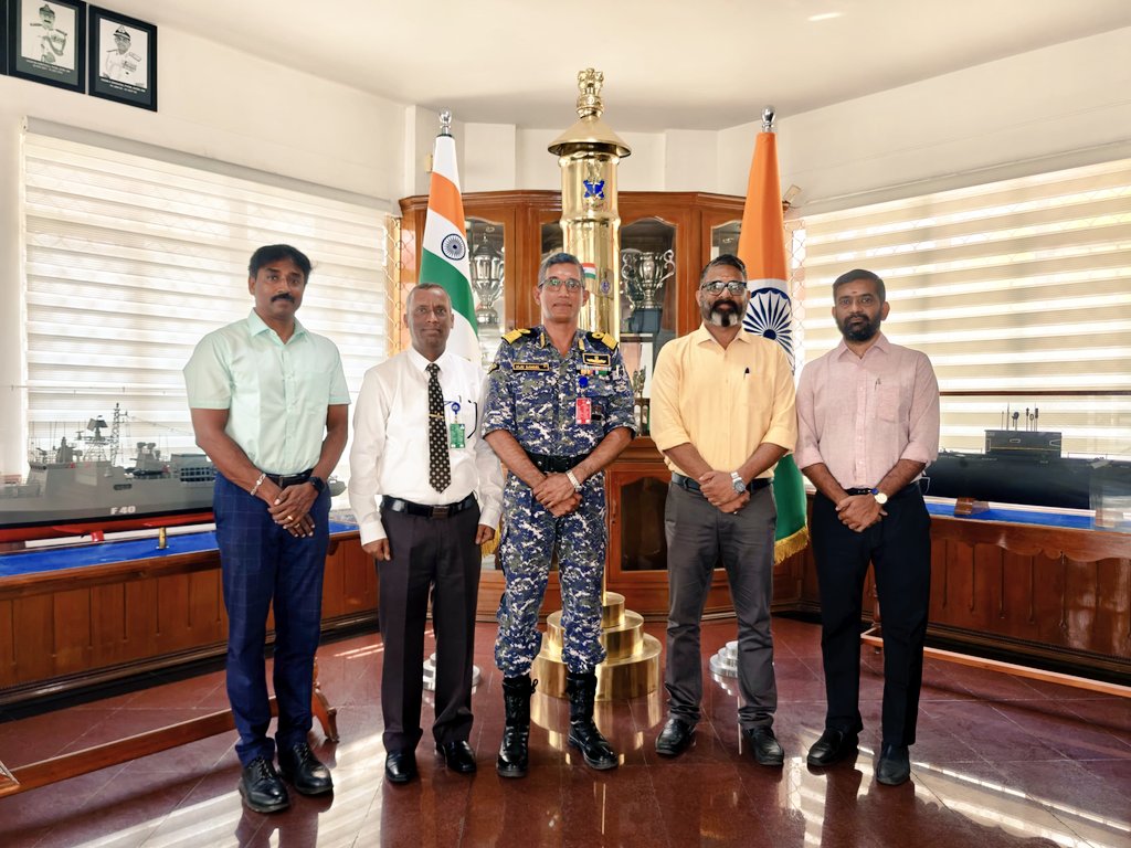 IN_HQSNC's tweet photo. A #MoU was inked between #HQSNC & Lakshmi Hospital, #Ernakulam on #12Dec 25. The MoU provides cashless medical treatment for Naval Civilian Personnel and their families, reinforcing #IndiaNavy’s commitment to  #healthcare and well-being of its #DefenceCivilian workforce.
@IN_DCP
 @DefencePROkochi