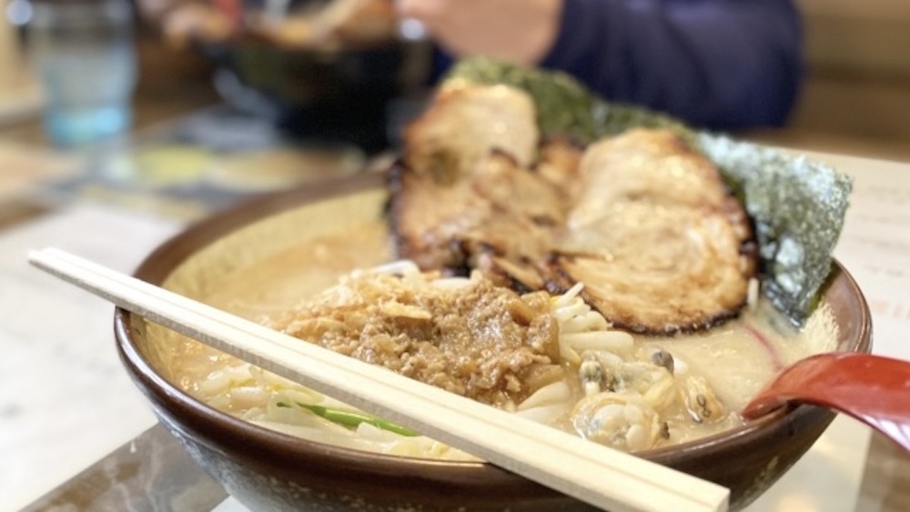 年600杯ラーメンを食べても、
体重は安定。健康診断も異常なし。

そんな記事を目にしました。

理由は特別な健康法ではありません。
「がんばらなくても続くしくみ」でした。
👇続きはこちら
dokodemofit.com/22092/