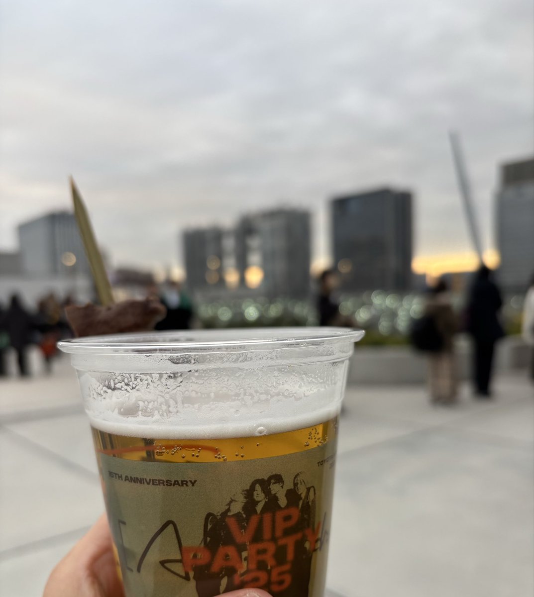 ig2_pw's tweet photo. ＶＩＰカップがあって、並んでないとこ探したら、ソノダマンさんセットになった🥰
モルツビール🍺美味しいー！！ https://t.co/VHPDQfDWlJ
