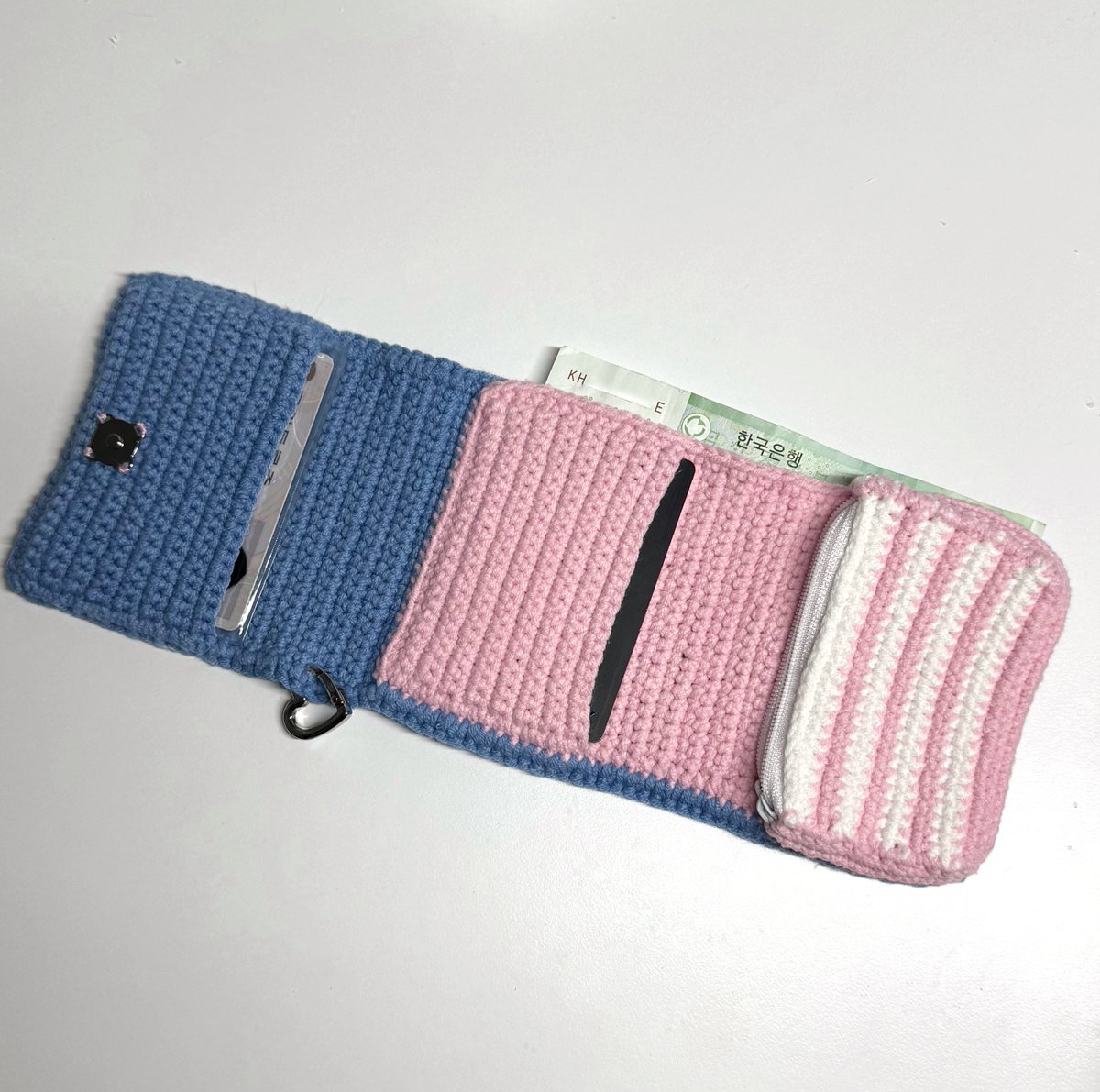 아뜨뜨 tweet media