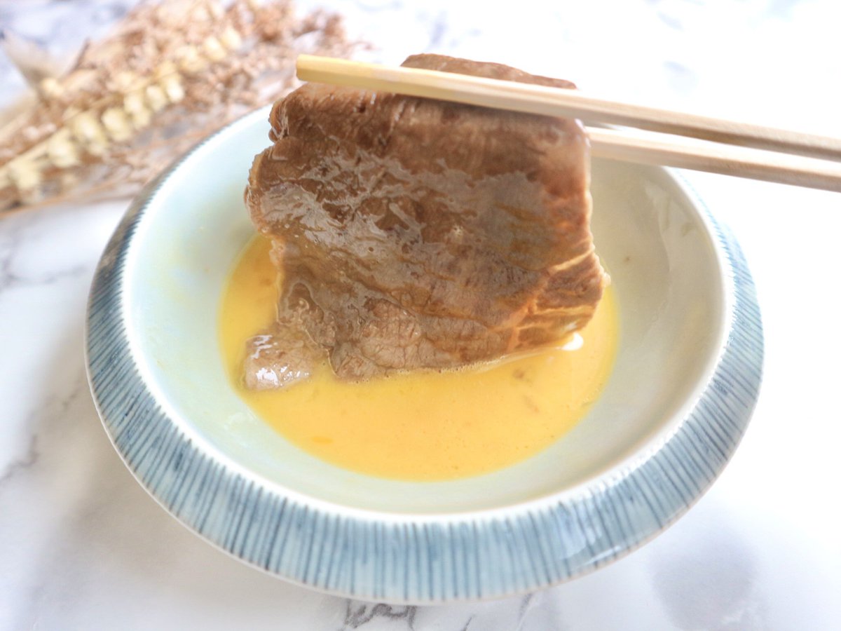 肉工房なかむら様
(<a href="/NikukoboNKMR/">肉工房なかむら｜厳選に厳選を重ねた最高級黒毛和牛</a> )より
ギフティング企画にて

A4A5等級黒毛和牛 ウデ 400g
をいただきました🎁

早速、すき焼きを作りました🍲

濃厚な旨味の詰まった赤身肉🥩

食べた瞬間に口いっぱいに
旨味が広がります⟡.·*.

大判で食べ応えも満点🙆‍♀️♡

柔らかく食べやすいので