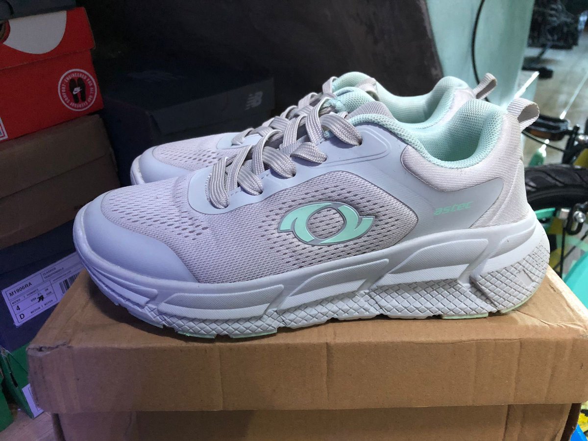 xarnsh's tweet photo. Co shoppe only🍊

Preloved 
Astec size 37 insol 24cm
Detail boleh Dm
Harga 250rb

astec Ori full Box https://t.co/YhXHBhJrDs