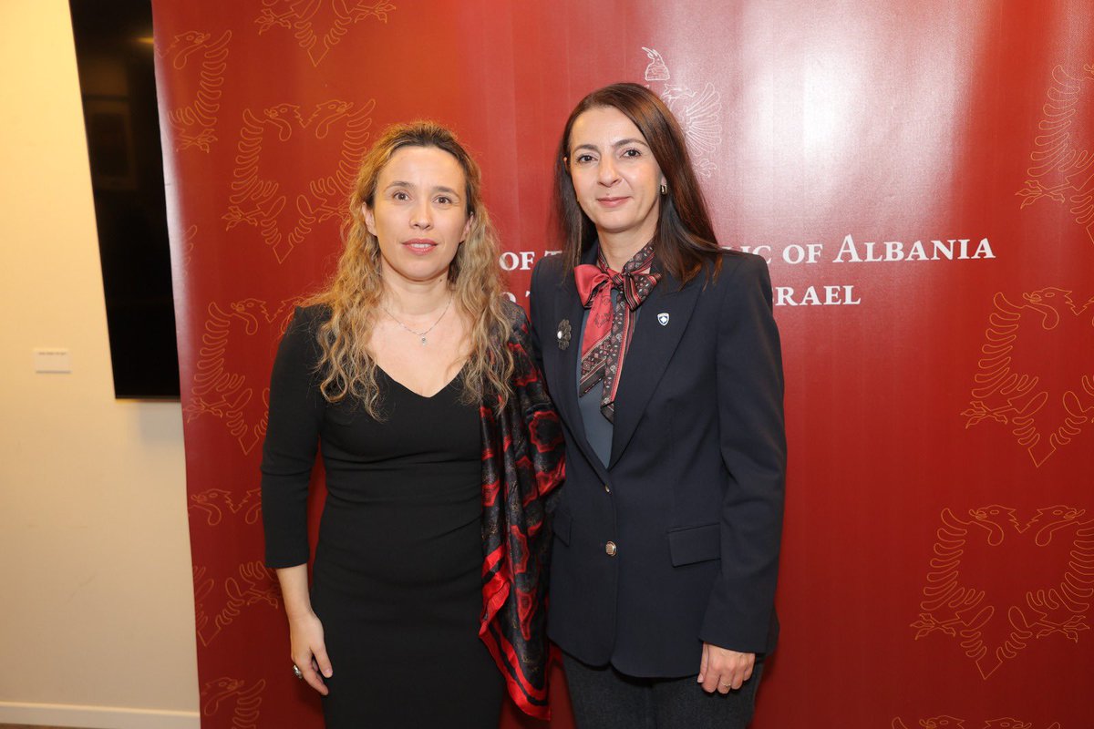 AlEmbassyIsrael's tweet image. 🇦🇱 On the occasion of Albania’s National Day, Ambassador Meri Kumbe welcomed members of the diplomatic corps, partners, and friends to celebrate our Independence Day and the strong ties between Albania and Israel.

@AlbanianDiplo @IsraelMFA