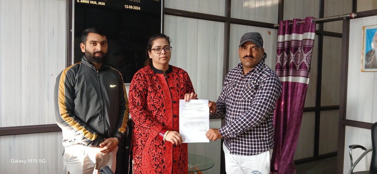 For a case filed under the Employees’ Compensation Act, an amount of ₹7,01,550/- has been disbursed to Ranjeet Singh by the office of ALC Reasi.

#ALCReasi #EmployeesCompensationAct #WorkersWelfare #LabourDepartment 

<a href="/diprjk/">Information & PR, J&K</a>