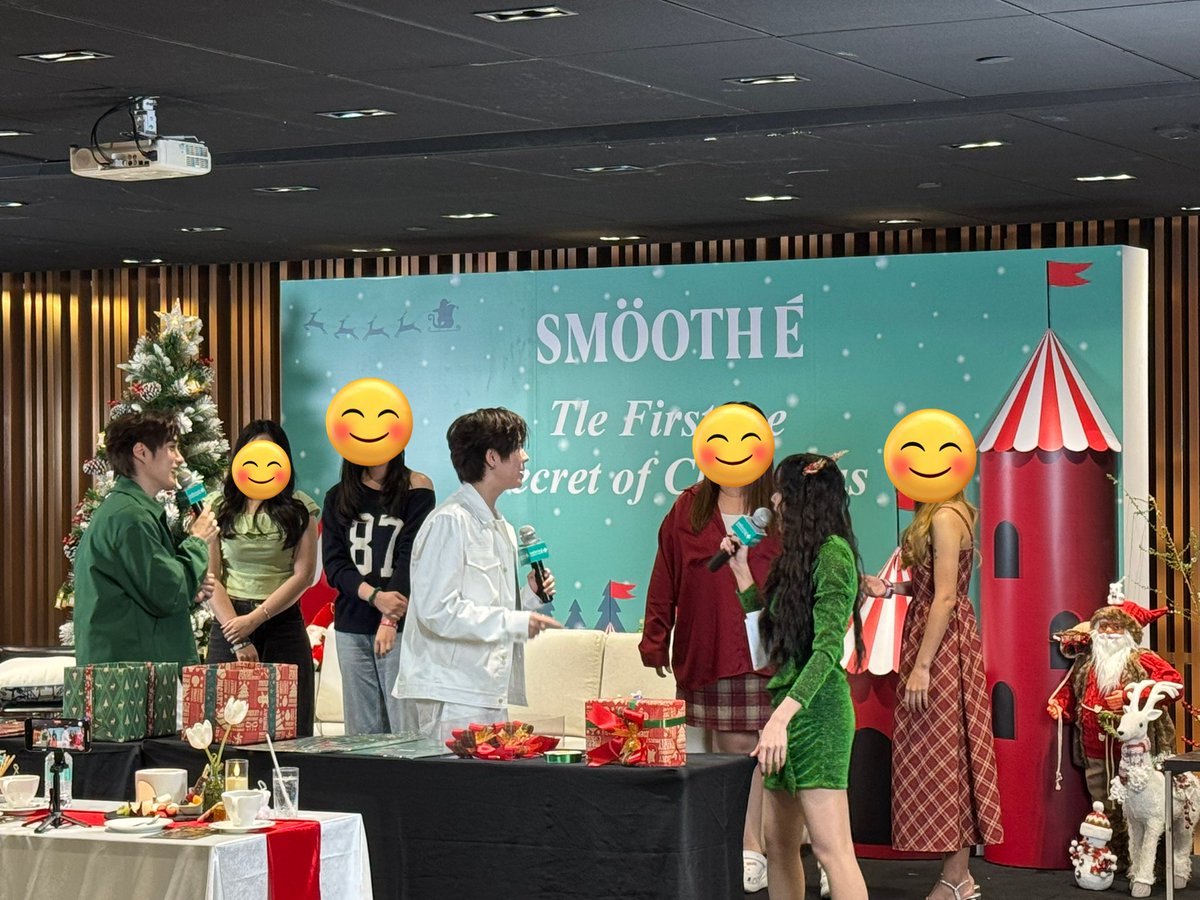 ทีมเขียว VS ทีมแดงงง
เกมห่อของขวัญเริ่มมมม!!

#SMOOTHExTleFirstone ​ #TleFirstone #TLE_mtm #Firstone