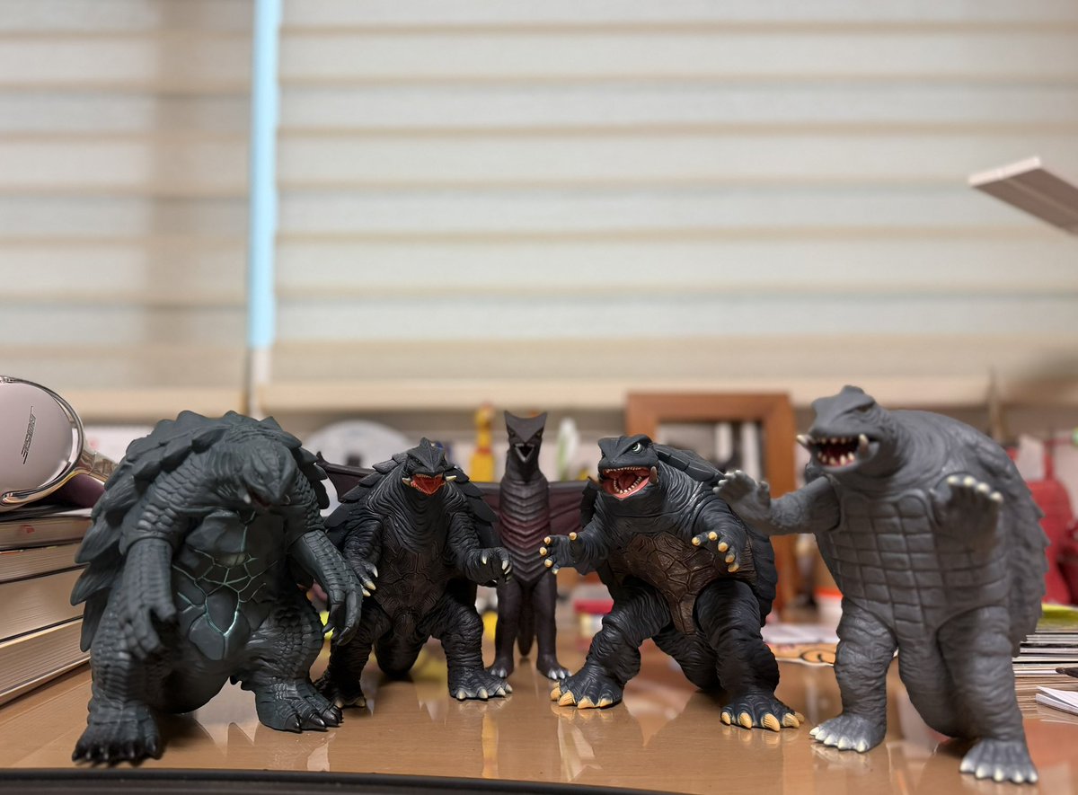 americanhips's tweet photo. 가메라 2023, 1999, 갸오스 1967, 가메라 1995, 1965. #ガメラ #Gamera | #ギャオス #Gyaos https://t.co/t7xPg0UWNI