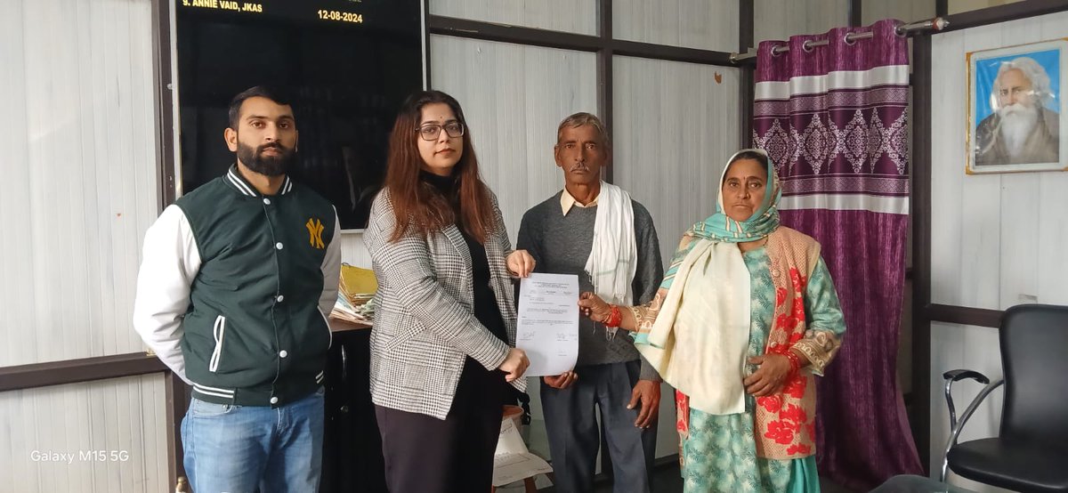 For a case filed under the Employees’ Compensation Act, an amount of ₹13,00,000/- has been disbursed to Taro Devi &amp; others by the office of ALC Reasi.

#ALCReasi #EmployeesCompensationAct #WorkersWelfare  #LabourDepartment 
<a href="/diprjk/">Information & PR, J&K</a>