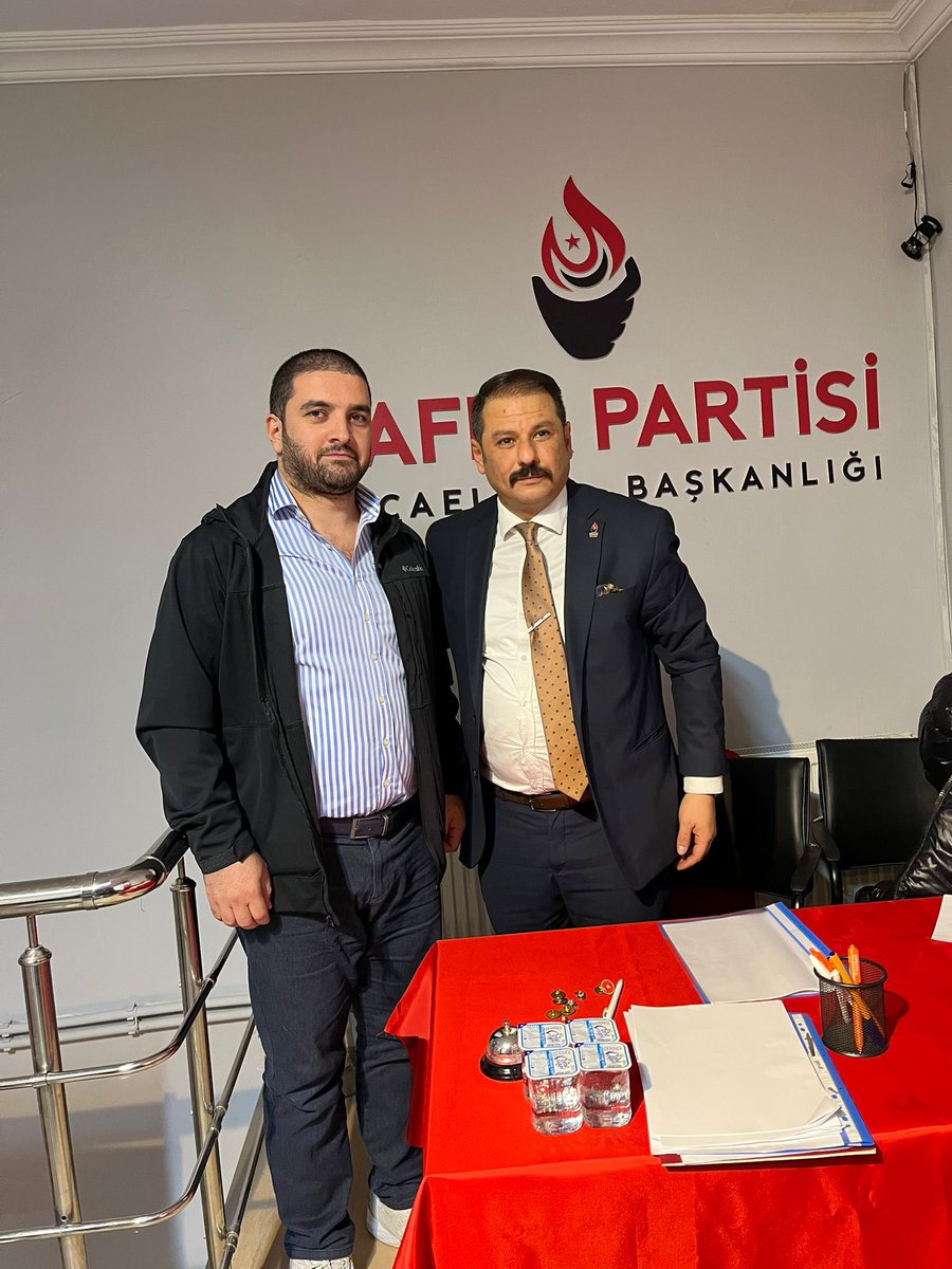AvEnderOuz1's tweet photo. Zafer Partisi Kocaeli İl Teşkilatımız, günden güne büyüyor, güçleniyor; Kocaeli Zafer’de buluşuyor.

Milletine, devletine ve bu toprağın geleceğine karşı sorumluluk hisseden nitelikli isimler, artık aynı hedef etrafında birleşiyor.

Bu kapsamda;
•Çağatay Yüceak, iş insanı,
•Yakup Karayaka, eski ANAP İl Başkanı ve iş insanı,
•Gökhan Özmen, Endüstri Mühendisi, ACDCcharge Elektrikli Araç Teknolojileri Ltd. Şti. Kurucusu,

Zafer Partisi Kocaeli teşkilatımıza katılmıştır.

Bu katılımlar; yalnızca yeni isimlerin aramıza katılması değil,
tecrübenin, üretimin, mühendisliğin ve milli duruşun Zafer saflarında birleşmesidir.

Kocaeli; sanayisiyle, emeğiyle, aklıyla ve iradesiyle ayağa kalkmaktadır.
Zafer Partisi, bu yürüyüşün adresidir.

Zafer Büyük Türk Milletinin Olacaktır.
Kocaeli Zafer’e Yürüyecek!
@zaferpartisi41 @umitozdag @zaferpartisi