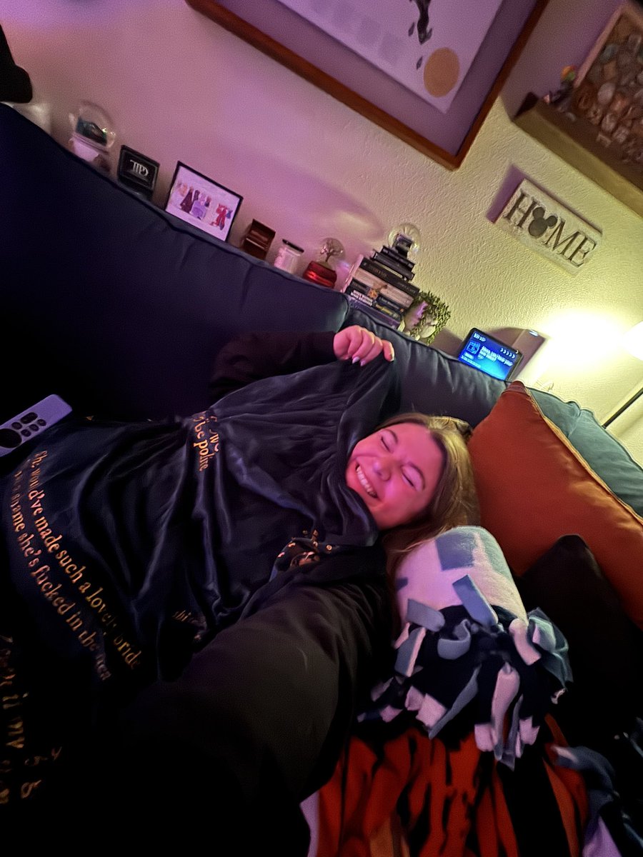 thewillowcape's tweet photo. I don’t think anyone is surprised the comfort cape came out. https://t.co/IXRBM1ZL1J