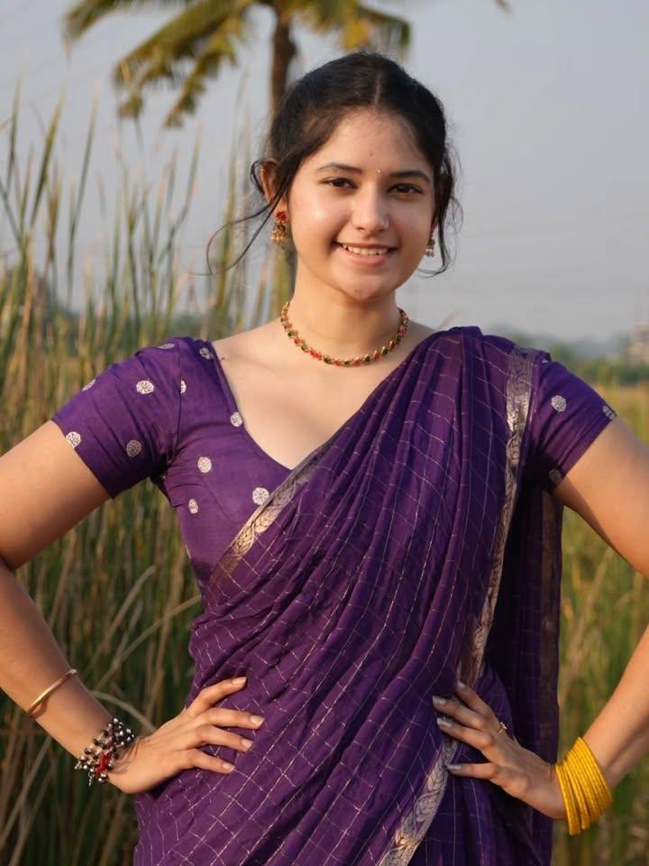 G8CGP5iagAIPEW6?format=jpg&name=medium