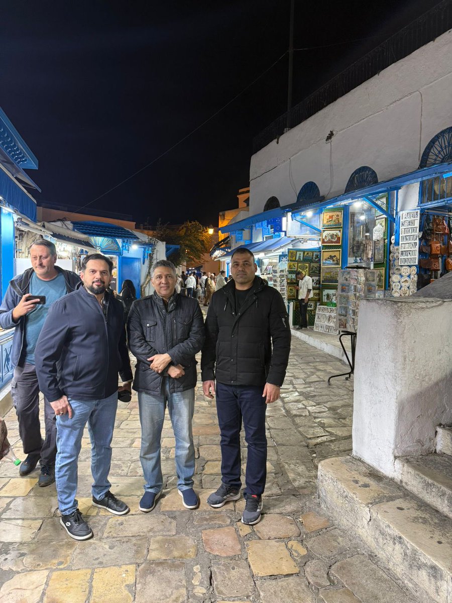 من (المنامة) المدينة التي لا تنام إلى (تونس) مدينة الأحلام 
ساعات مميزة مع الصديق العزيز الناقد و الكاتب المبدع الدكتور نادر كاظم <a href="/NaderKadhim/">Nader Kadhim</a> لحظات ساحرة من الكرم الفكري والحديث الثقافي الجميل .